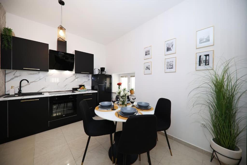 “Minipalais” Apartment In The Heart Of Zára Kültér fotó