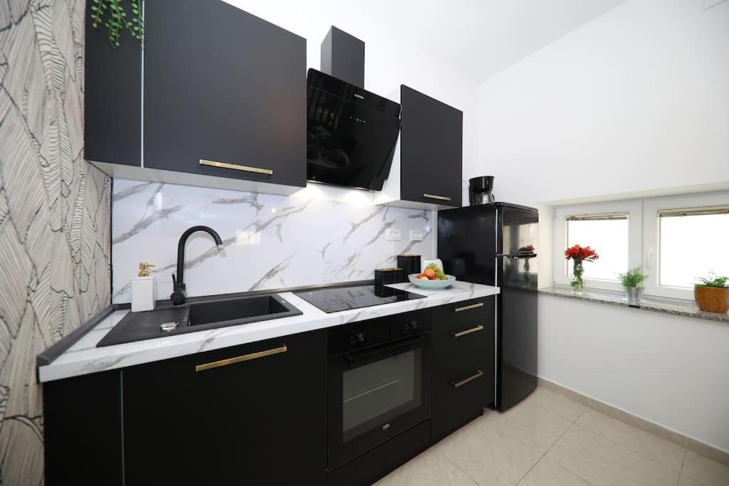 “Minipalais” Apartment In The Heart Of Zára Kültér fotó